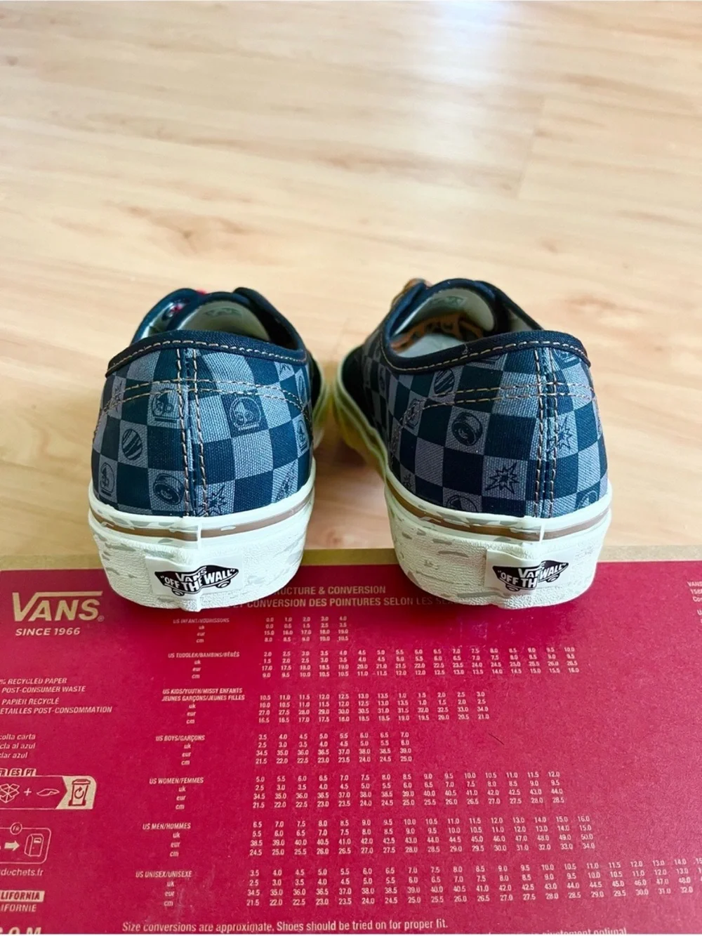 VANS & SPACE MOLLY Authentic Shoe Black Dachshund Brown Women 9.5 US Mens 8.0